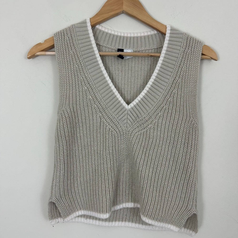 Divided H&M Sweater Vest Beige Shaker Knit V-Neck Preppy Academia Minimalist XS